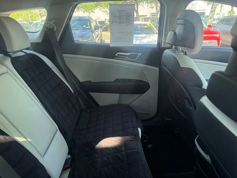 Certified 2025 Kia Sportage EX image 6