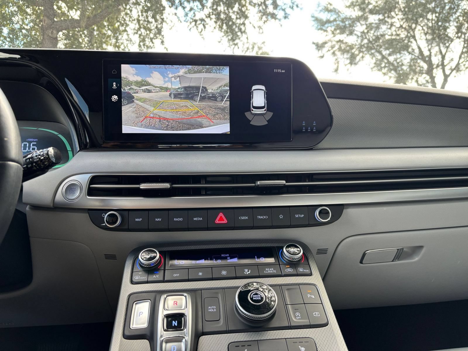 Used 2024 Hyundai Palisade SEL FWD image 16