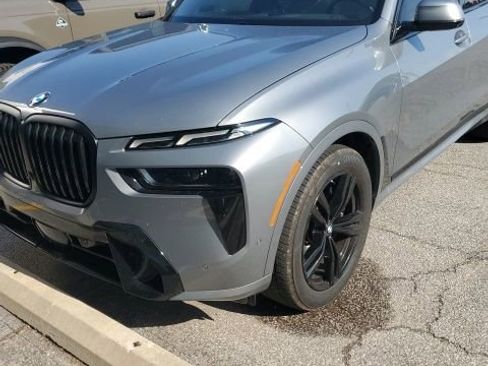 Used 2023 BMW X7 xDrive40i w/ M Sport Package AWD/4WD image 1