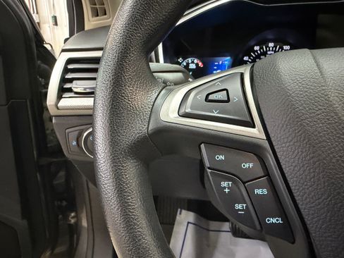 Used 2020 Ford Fusion SE FWD image 16