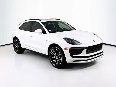 New 2026 Porsche Macan image 7