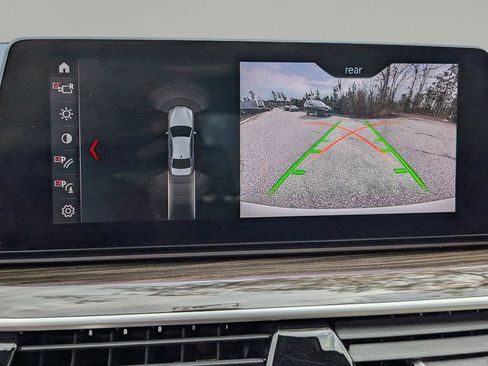 Used 2019 BMW 530i xDrive w/ Convenience Package image 25