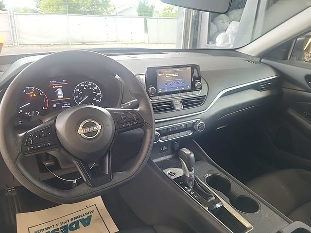 Used 2024 Nissan Altima 2.5 S FWD image 6
