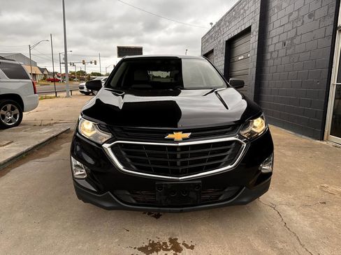 Used 2020 Chevrolet Equinox LS w/ LS Convenience Package FWD image 3