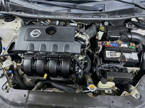 Used 2014 Nissan Sentra SR w/ SR Driver Package FWD image 31