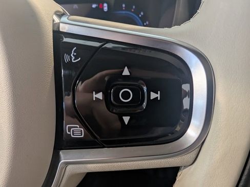 Used 2023 Volvo XC60 B5 Plus w/ Climate Package image 20