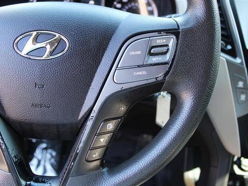 Used 2017 Hyundai Santa Fe Sport FWD image 17