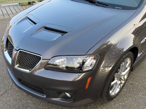 Used 2009 Pontiac G8 GXP RWD image 10