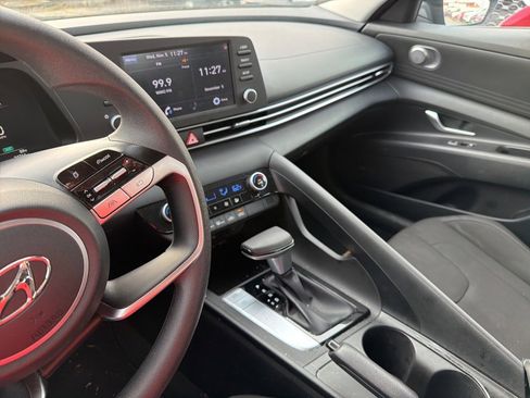 Certified 2022 Hyundai Elantra SEL image 25