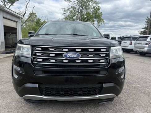 Used 2017 Ford Explorer XLT AWD/4WD image 7