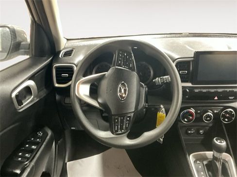 Used 2020 Hyundai Venue SE image 12