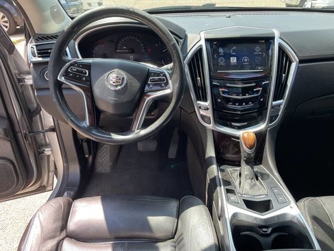Used 2014 Cadillac SRX Luxury image 16