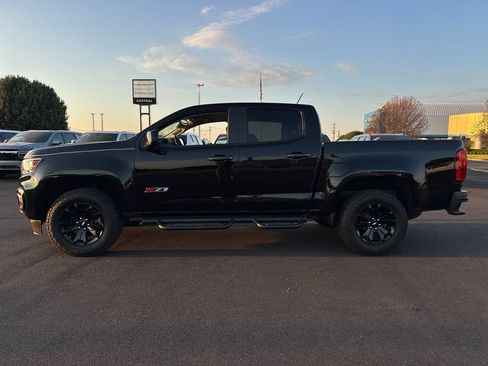 Used 2021 Chevrolet Colorado Z71 w/ Z71 Midnight Edition AWD/4WD image 3