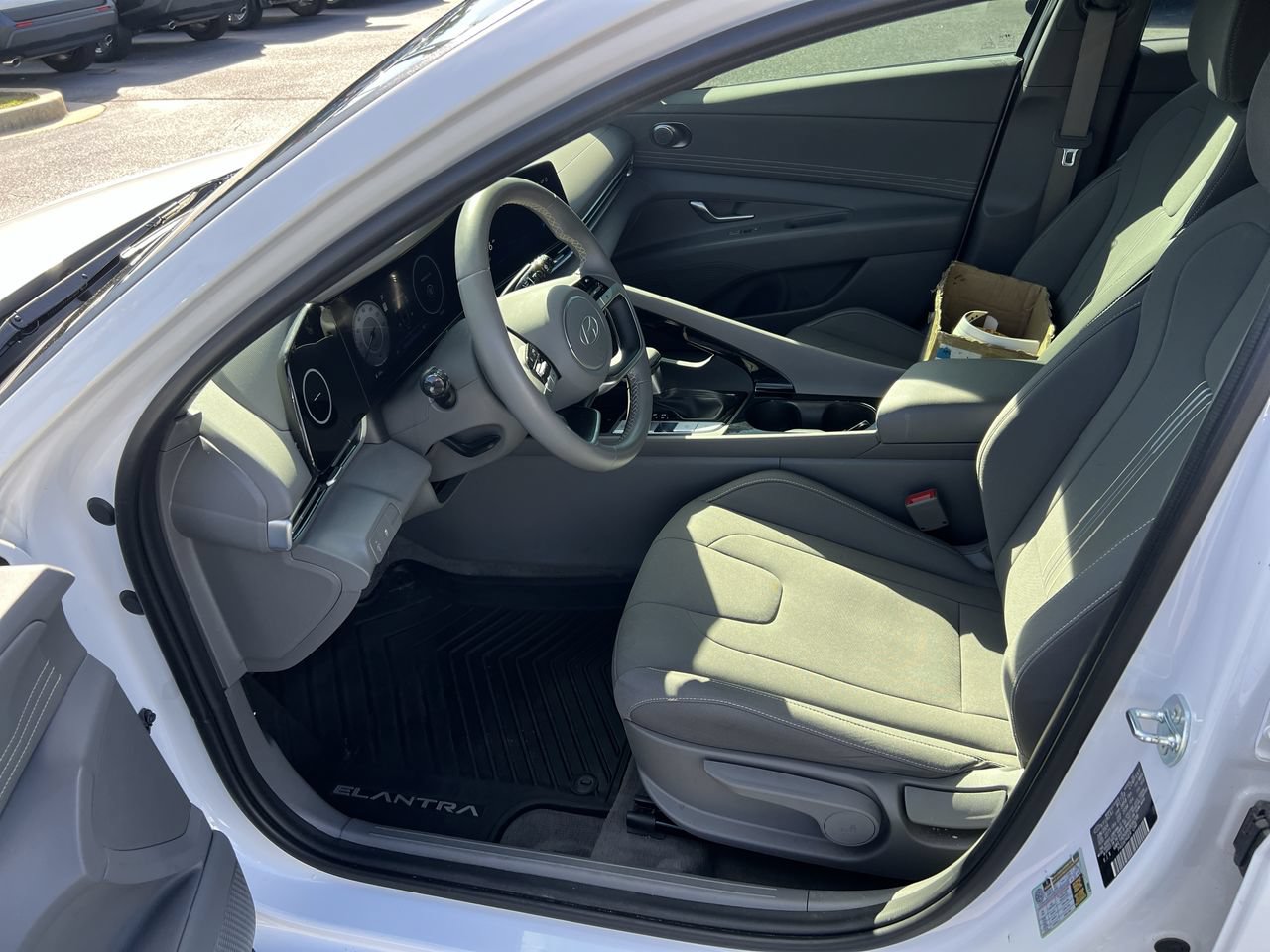 Used 2024 Hyundai Elantra SEL w/ Convenience Package FWD image 16