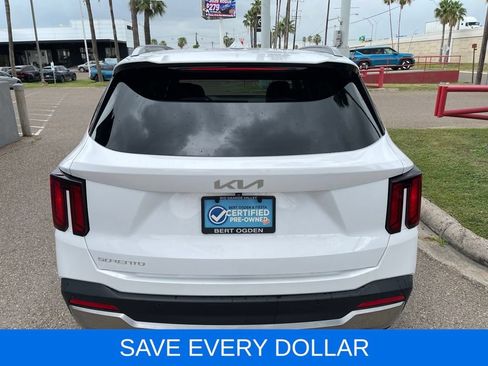 Used 2024 Kia Sorento EX w/ Panoramic Sunroof Package FWD image 5