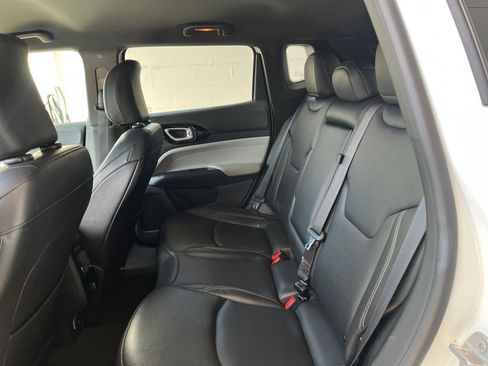 Used 2025 Jeep Compass Limited image 25