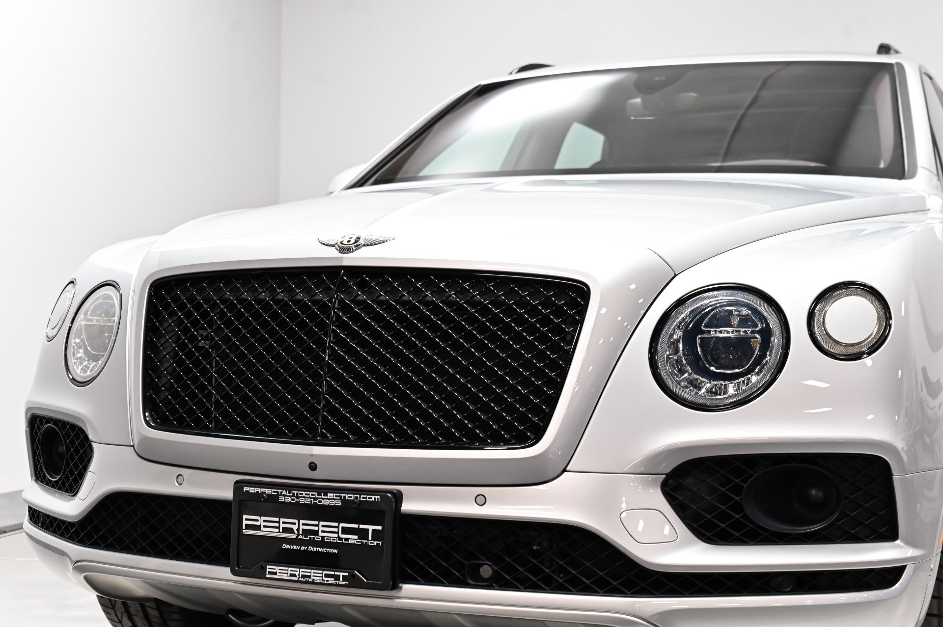 Used 2019 Bentley Bentayga AWD/4WD image 44