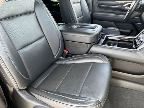 Used 2021 GMC Yukon Denali image 29