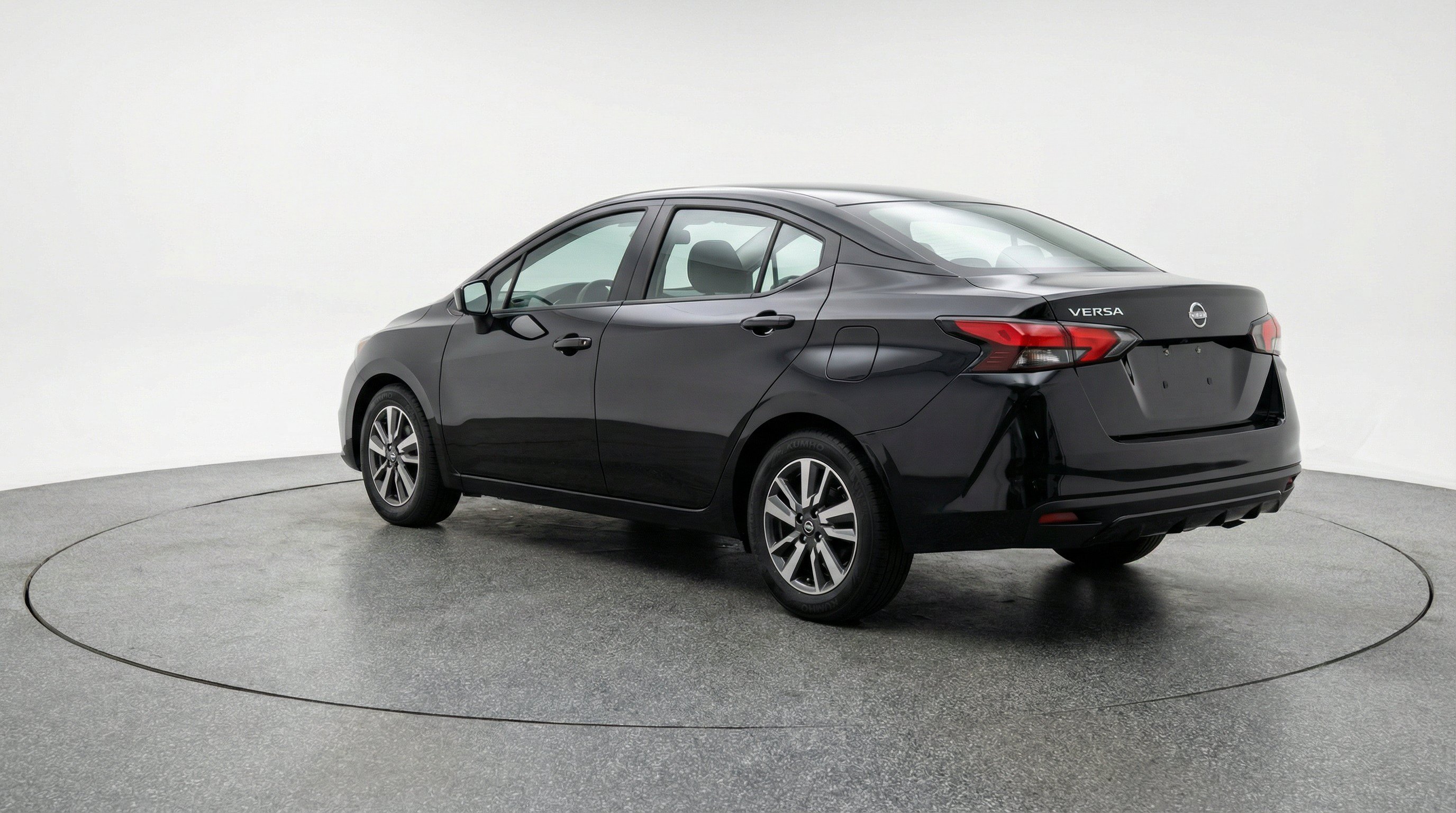 Used 2025 Nissan Versa SV FWD image 6