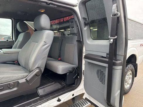 Used 2015 Ford F350 XLT w/ XLT Premium Package image 41