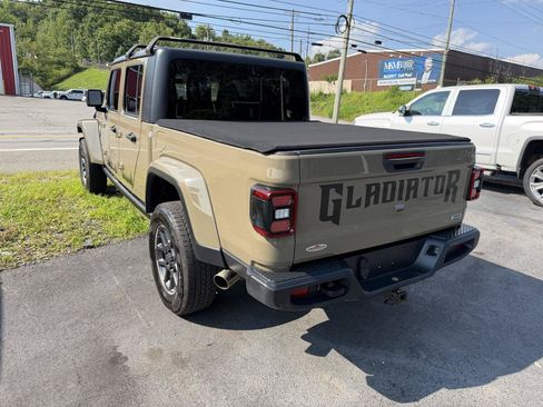 Used 2020 Jeep Gladiator Overland AWD/4WD image 7