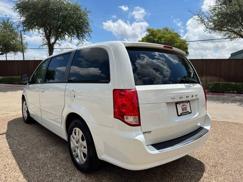 Used 2014 Dodge Grand Caravan SE w/ Quick Order Package 29E SE FWD image 7