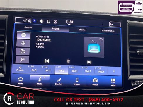 Used 2023 Chrysler Pacifica Touring-L FWD image 18
