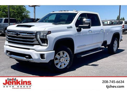 Used 2026 Chevrolet Silverado 3500 High Country w/ Technology Package AWD/4WD image 1