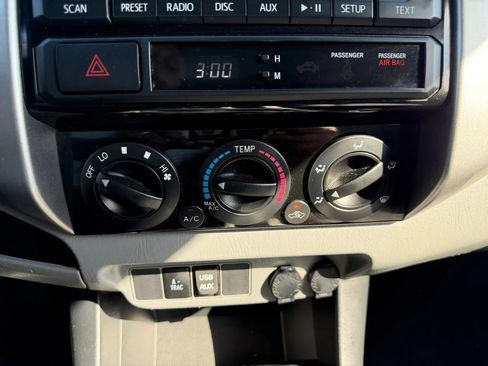Used 2012 Toyota Tacoma 4x4 Access Cab V6 w/ TRD Off-Road Pkg image 41