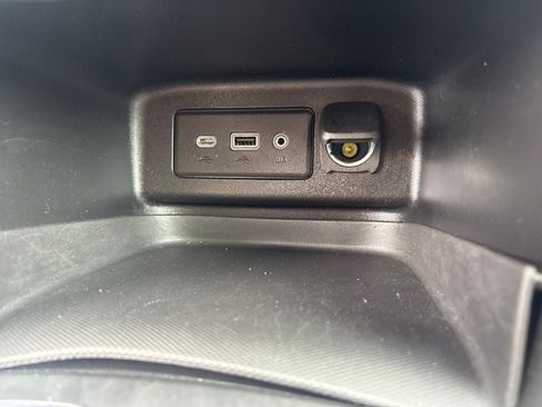 Used 2019 Chevrolet Equinox LT FWD image 23