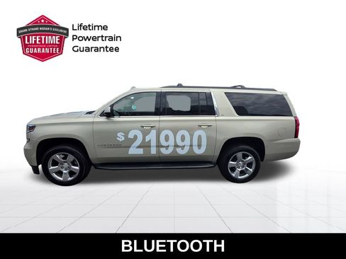 Used 2016 Chevrolet Suburban LT RWD image 2
