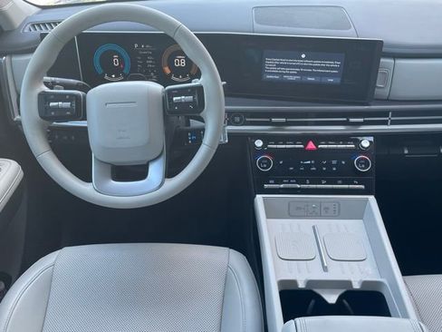 Used 2024 Hyundai Santa Fe SEL image 11