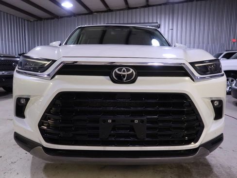 Used 2024 Toyota Grand Highlander FWD image 8