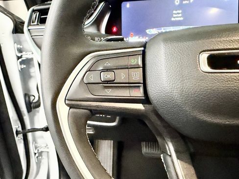Used 2024 Jeep Grand Cherokee Limited RWD image 27