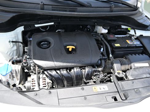 Used 2025 Kia Soul LX w/ LX Technology Package FWD image 20