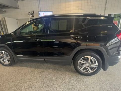 Certified 2021 GMC Terrain SLT w/ LPO, Dark Accent Package AWD/4WD image 5
