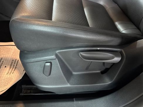 Used 2017 Volkswagen Tiguan S image 23