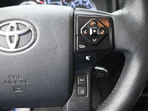 Used 2022 Toyota 4Runner TRD Off-Road image 7