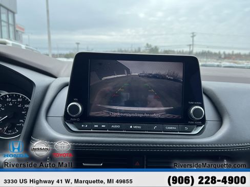 Used 2023 Nissan Rogue SV image 22