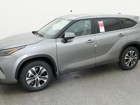 New 2026 Toyota Highlander XLE image 5