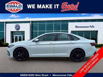 Used 2025 Volkswagen Jetta SE w/ Sunroof Package