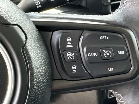 Used 2025 Jeep Wrangler Unlimited Sport AWD/4WD image 33