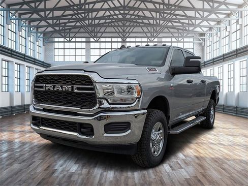 Used 2024 RAM 2500 Tradesman w/ Chrome Appearance Group image 8