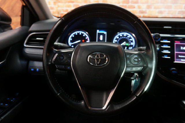 Used 2020 Toyota Camry SE FWD image 13