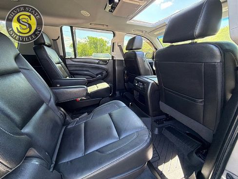 Used 2019 Chevrolet Suburban LT image 18