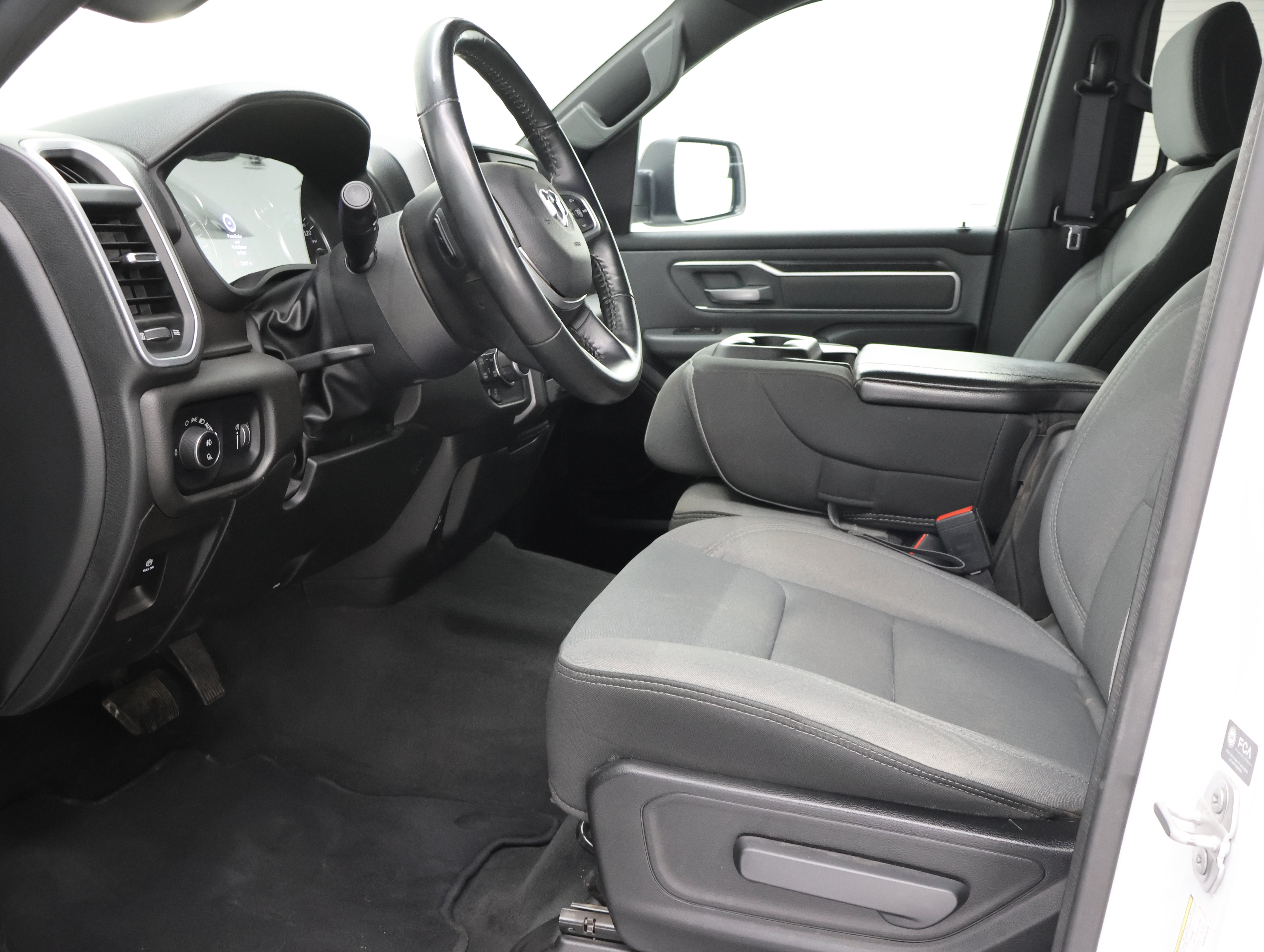 Used 2022 RAM 1500 Big Horn AWD/4WD image 8