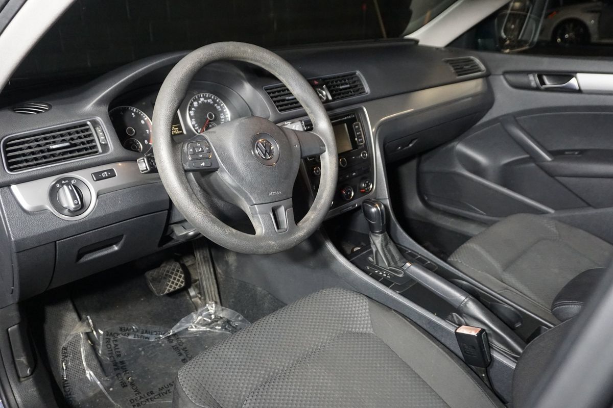 Used 2014 Volkswagen Passat 2.5 S FWD image 11