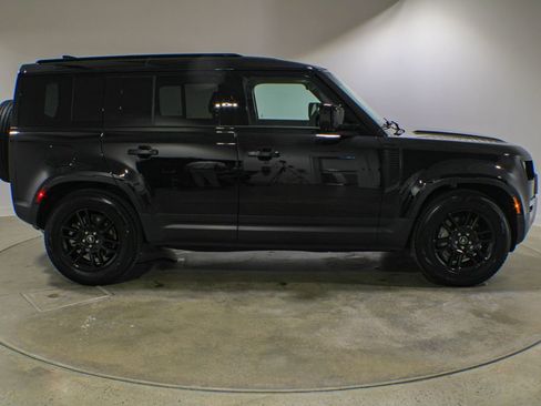Used 2025 Land Rover Defender 110 S AWD/4WD image 6