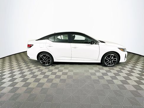 New 2025 Nissan Sentra SR image 11