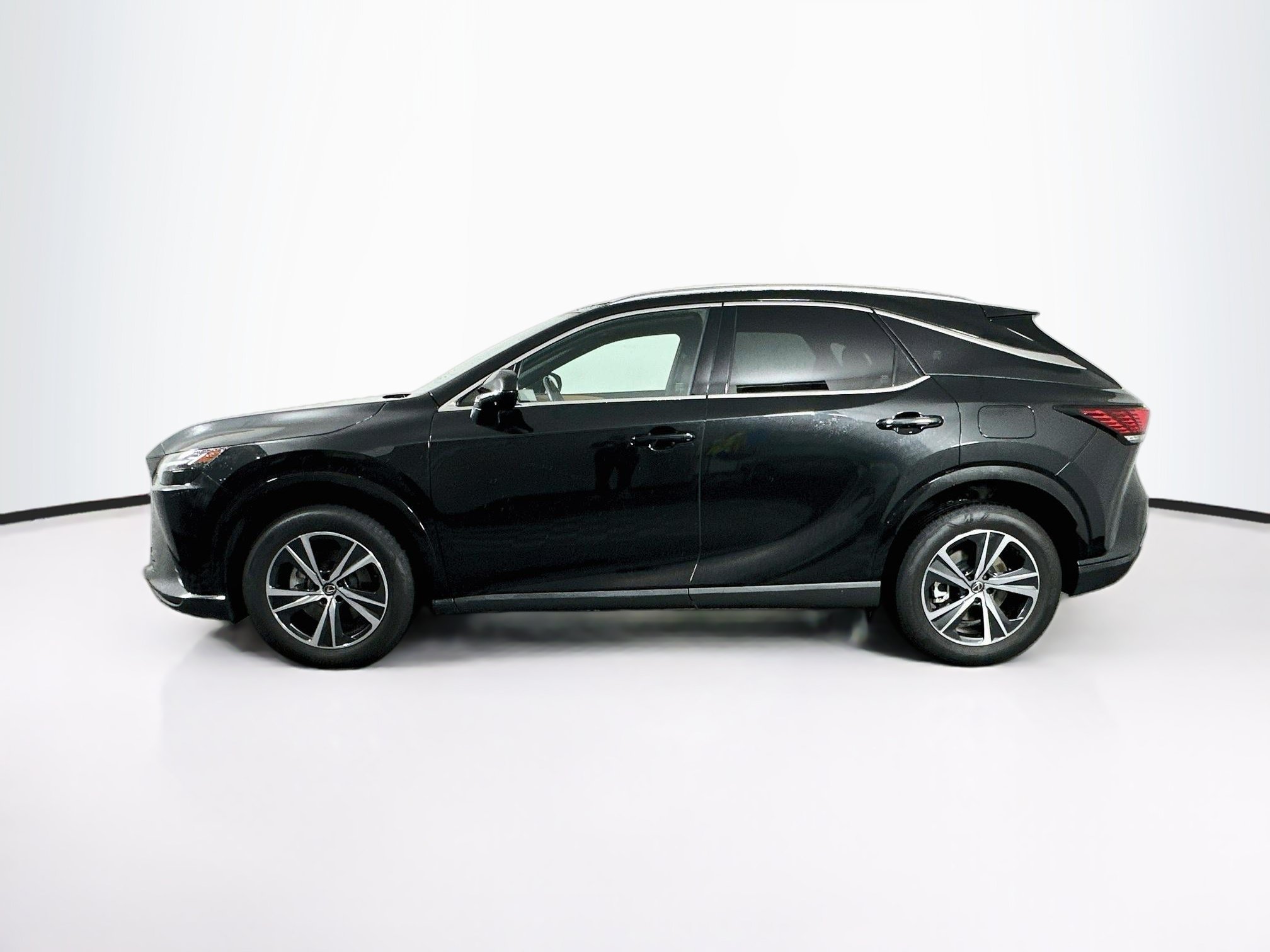 Used 2025 Lexus RX 350 Premium w/ Accessory Package (Z1) FWD image 4